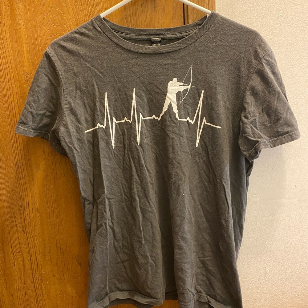 Anvil grey shirt (size M) heartbeat and hunter